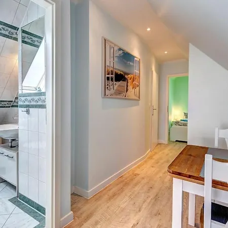 Apartment Ferienwohnung Sellin 4 *